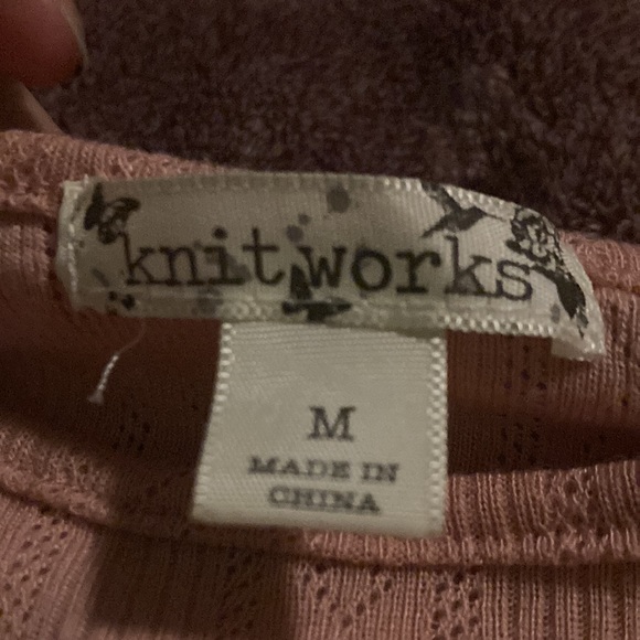 Cropped Pink Top (M girls) - Picture 2 of 3